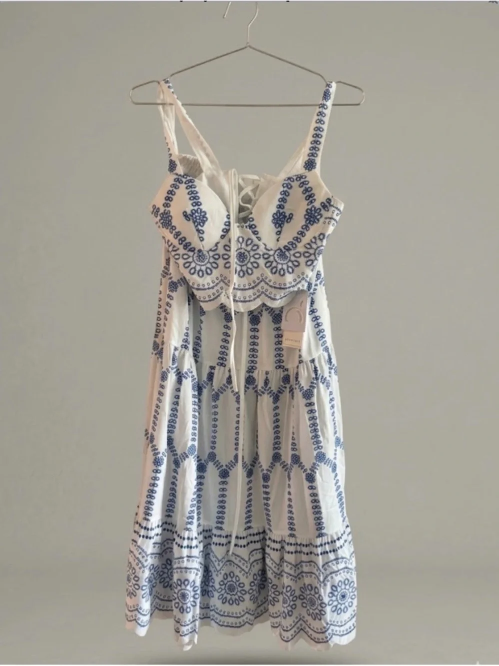 Commense NWT 2 Piece Set Maxi w/lace up top w/padding. White w/Blue floral Small - Picture 8 of 9